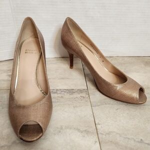 Stuart Weitzman Gold Champagne Summer Linen Pump w/ Open Toe, Size 9, 3" wooden